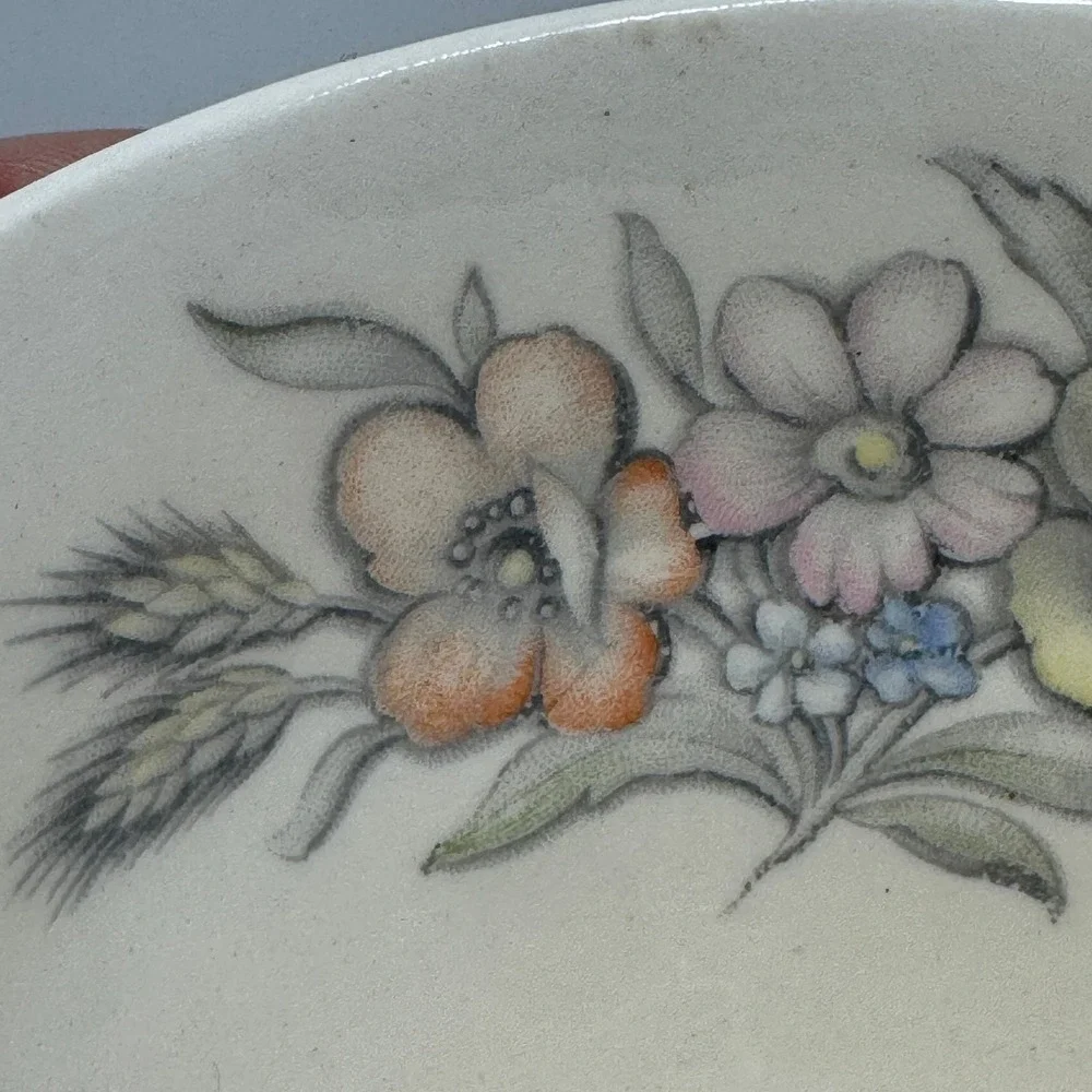 Hand Painted Floral Interior Ribbed Ceramic Teacup Peach Cream Cottagecore Vtg‎